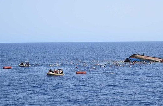 Yunanistan'da iki ayrı facia! Göçmen tekneleri battı çok sayıda ölü var