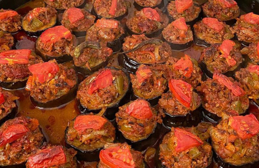 Dışarıdan yemeye son veren tarif: Patlıcan oturtma! Hem görüntüsü hem lezzeti sizi doyuracak