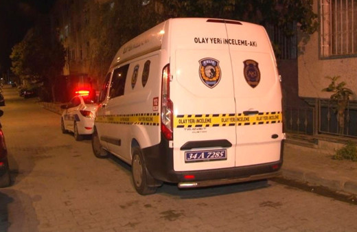 Boşandığı eşini çocuğunun önünde silahla vurdu