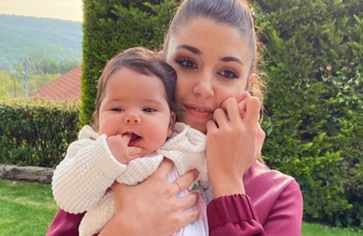 2,5 yaşındaki yeğeni Mavi'nin kanser olduğu ortaya çıkmıştı! Hande Erçel'den ilk açıklama!