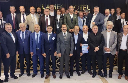 Lütfü Türkkan’la aynı fotoğraf karesine girmeyi reddetti AK Partili Katırcıoğlu'ndan açıklama geldi