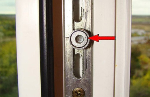 Bu taktiği çok az kişi biliyor! Pencerelerinizi kış moduna çevirin!