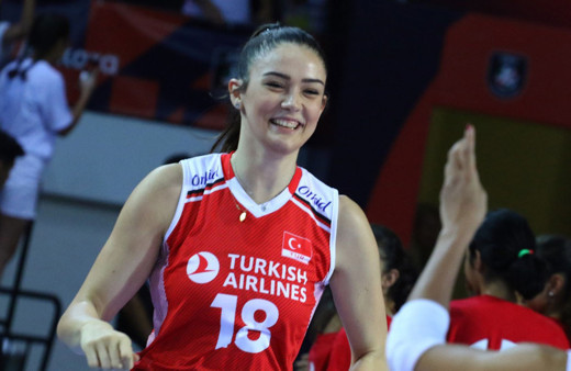 Survivor'ın yıldızı voleybolcu Zehra Güneş'in kuzeni çıktı! Görenler gözlerine inanamadı