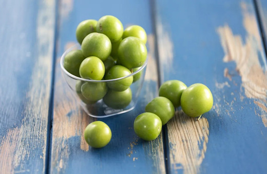 Tuza batırmadan yemem diyenlere kötü haber! Tuzlu erikteki büyük tehlike...