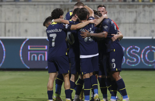 Fenerbahçe, AEK Larnaca'yı mağlup etti