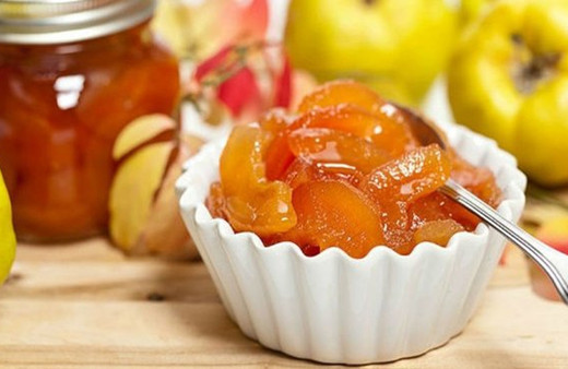 Kahvaltılara çok yakışacak ayva reçeli tarifi tam kıvamında!