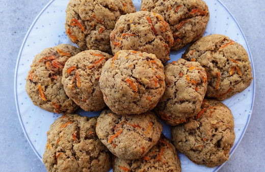 Çayın yanına iyi gider havuçlu cevizli kış kurabiyesi tarifi