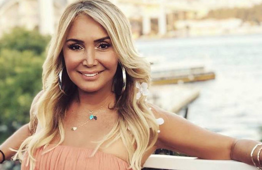 Yonca Evcimik'ten hayret dedirten sözler! ''Annemin isteğiyle evlendim. Hayattaki görevim anne olmak değil''