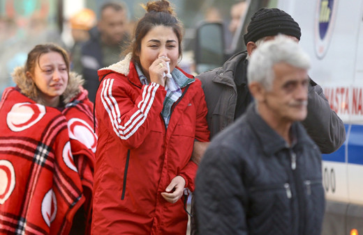 Günün ilk ışıklarıyla görüntülendi! Bartın'da maden ocağının etrafını dumanlar kapladı