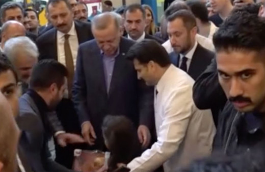 Cumhurbaşkanı Erdoğan, İstanbul'da yaralı madencilerin olduğu hastaneyi ziyaret etti