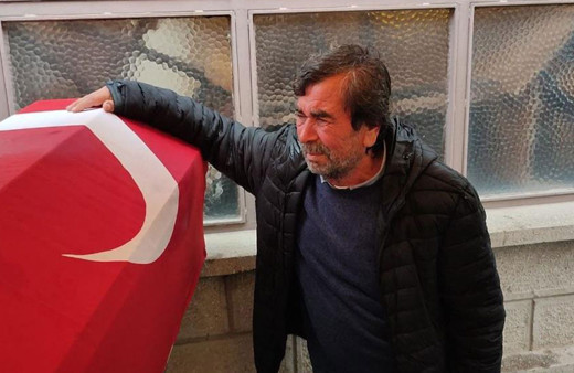 Maden şehidinin babasının zor anları