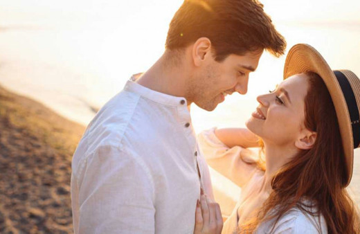 Sevgiliniz sizinle evlenmek istiyor mu? Bu belirtiler varsa nikah tarihi alın