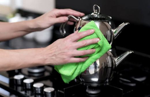 Ele güne karşı rezil olmayın işte ışıl ışıl parlayan çaydanlıklar için bunu yapın!