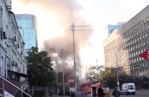 Kiev'e kamikaze saldırısı anı! Rusya Ukrayna'yı korkunç bir yöntemle vurdu olay görüntü