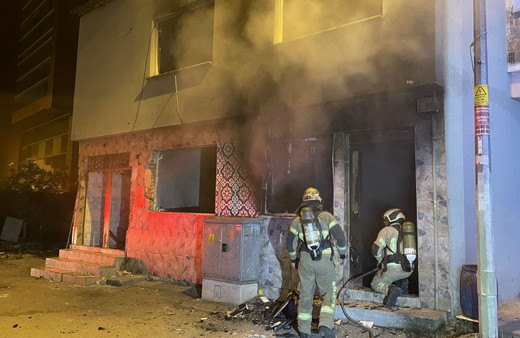 Canı sıkıldıkça evini yakıyor! İşi artık eğlenceye döktü mahalleli isyan etti