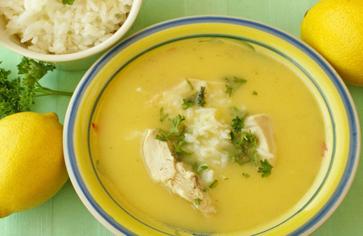 Zerdeçallı tavuk suyu çorbası nasıl yapılır bunu içen turp gibi olur!