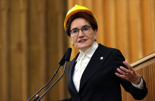 Meral Akşener kürsüye baretle çıktı! Cumhurbaşkanı Erdoğan'a 'terbiyesiz' dedi