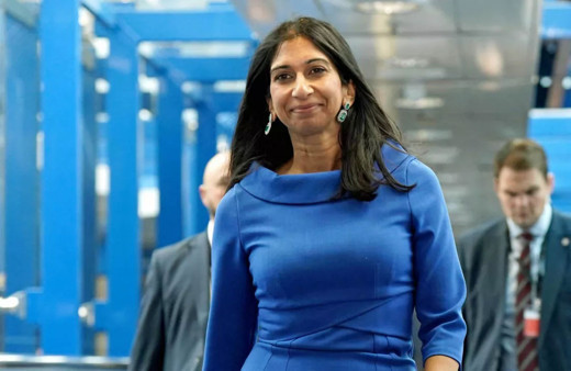 İngiltere İçişleri Bakanı istifa etti! Hatası sonu oldu