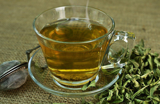 Uykusuzluk sorunu çekenlere mucize gibi içecek: Melisa çayı