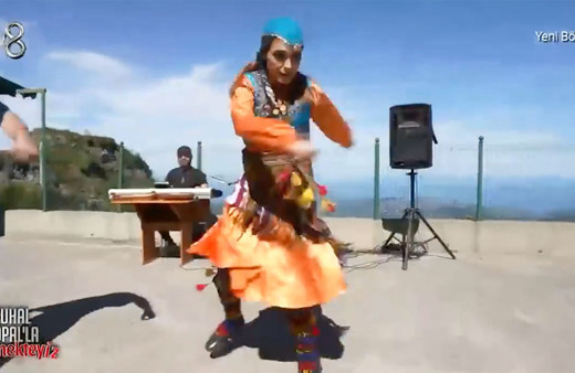 Zuhal Topal'ın Karadeniz şivesi kulakları kanattı! Öyle bir horon oynadı ki görenin ağzı açık kaldı