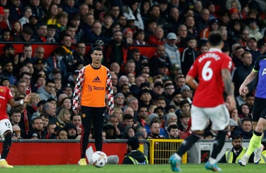 M.United-Tottenham maçında Ronaldo'dan olay hareket! Erik Ten Hag: Yarın ilgileneceğim!