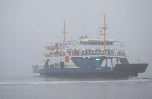 Çanakkale Boğazı'nda yoğun sis! Gemi geçişleri çift yönlü kapatıldı