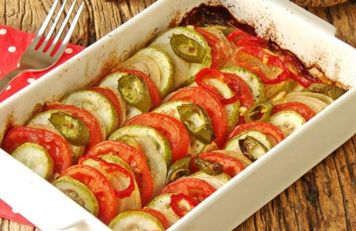 Bu lezzeti aldıktan sonra kabak sevmem demeyeceksiniz! Domatesle muhteşem uyum...