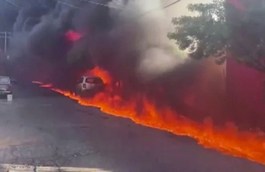 Yük treni gaz tankerine çarptı kent harabeye döndü 50 araç ile 120 ev hasar aldı