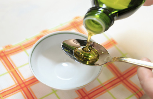 Aç karnına zeytinyağı içmek için harika 9 nedeniniz var! Meğer çok yanlış biliyormuşuz...