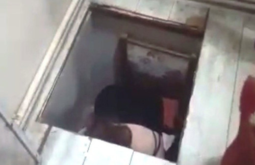 Pavyonda konsomatris operasyonu! Kadınlar gizli mahzende yakalandı