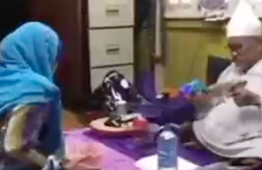 Bunu da gördük! Oyuncak tabancayla cin çıkaran üfürükçünün videosu olay