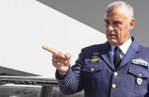 Yunan komutan aklınca Türkiye'ye gözdağı vermeye çalıştı