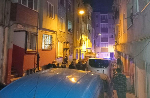 Beyoğlu'nda eve giren hırsızlar yaşlı kadının boğazını kesip bileziklerini çaldılar