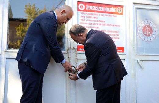 Diyarbakır Cezaevi'ne kilit vuruldu!