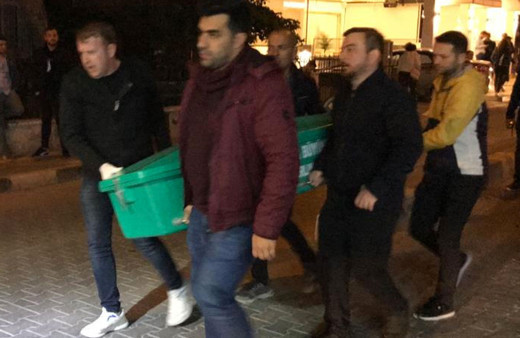 Komşuları üzerindeki kanı görünce polisi aradı korkunç olay ortayaya çıktı