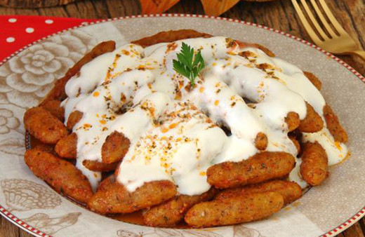 Tadımlık verdiğiniz komşularınızı kapınıza boş tabakla dayandıracak sömelek köfte tarifi