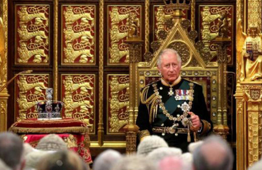 Kral Charles'a isyan: 14 milletvekili bağlılık yeminini reddetti