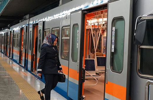 İstanbul'da metro hattının kabloları yandı! Yola çıkacaklar dikkat seferler aksıyor