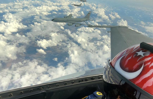 NATO tatbikat karelerini paylaştı! Gururlandıran fotoğraf! Türk pilot...