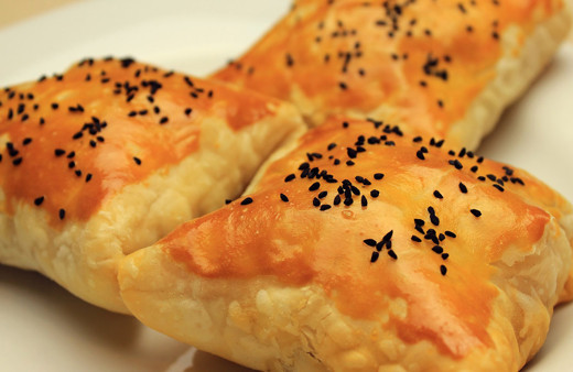 Hem yemeye kıyamayıp hem kendinizi tutamayacağınız patatesli bohça böreği tarifi