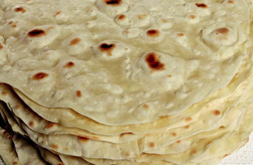 Her öğün yemeklerin yanına iyi gider enfes lavaş tarifi!