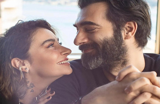 İlker Kaleli Sıla'nın konserini İspanyol oyuncuyla izledi! Aman Sıla bu anları görmesin!