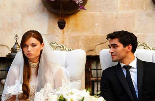 Yalı Çapkını'nın Ferit'i Mert Ramazan Demir'in eski halini görenler tanıyamadı!