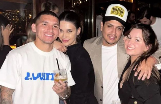 Galatasaray'ın yıldız futbolcusu gönlünü güzel oyuncu Devrim Özkan'a mı kaptırdı?