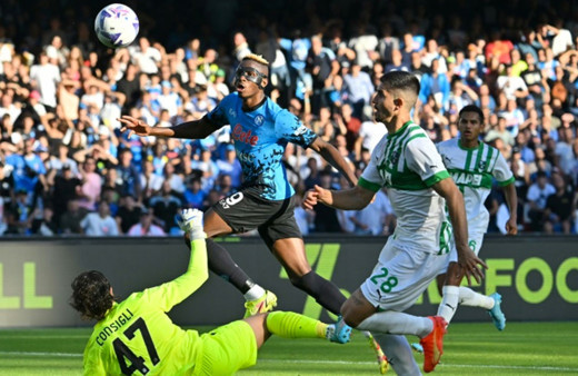 Namağlup lider Napoli farklı kazandı İnter de 3-0'la geçti