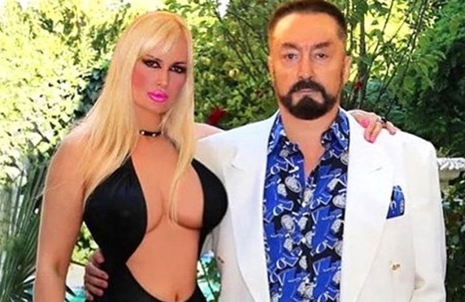Kedicik mahkemede Adnan Oktar'a aşkını ilan etti! Yakıcı bir aşkla seviyorum, o cennetten gelen bir kuzu