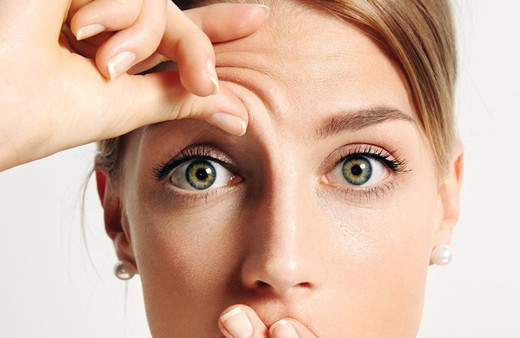 Alnınızdaki derin kırışıklıklar yaşlanmanın değil, bu hastalığın belirtisi olabilir