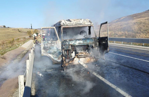 Yer: Bursa! Tamir için yola çıkan minibüs seyir halindeyken alev topuna döndü!