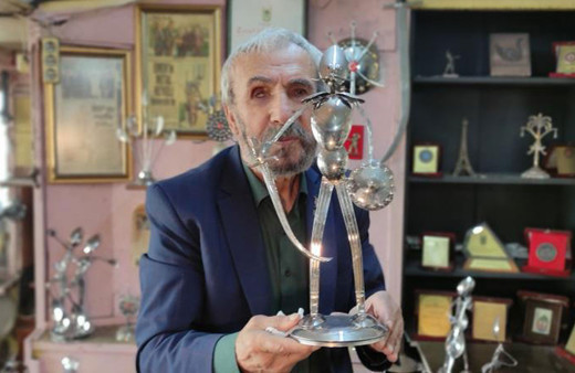 81 yaşında yaptığı sanatla hayran bırakıyor