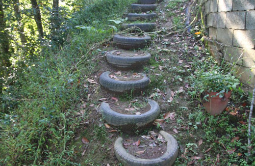 Evine ulaşmak için yaptı: 400 tane lastik kullandı ve 2 buçuk senede tamamladı!